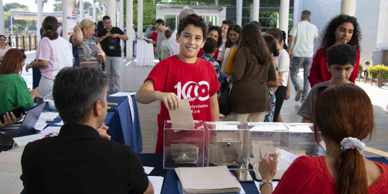 Çocuk Meclisinde İlk Meclis Üyeleri Seçildi