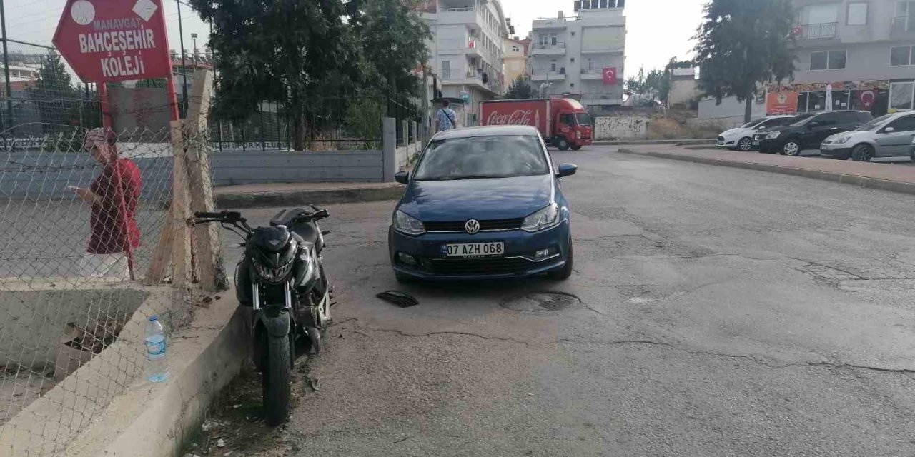 Ehliyetsiz 16 Yaşındaki Sürücü Otomobili Sollamaya Çalışırken Yaralandı