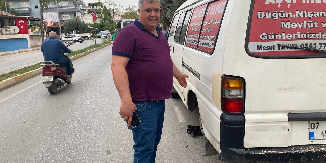 Araçların Lastiklerine Dadanan Adam Mahalleliyi Canından Bezdirdi