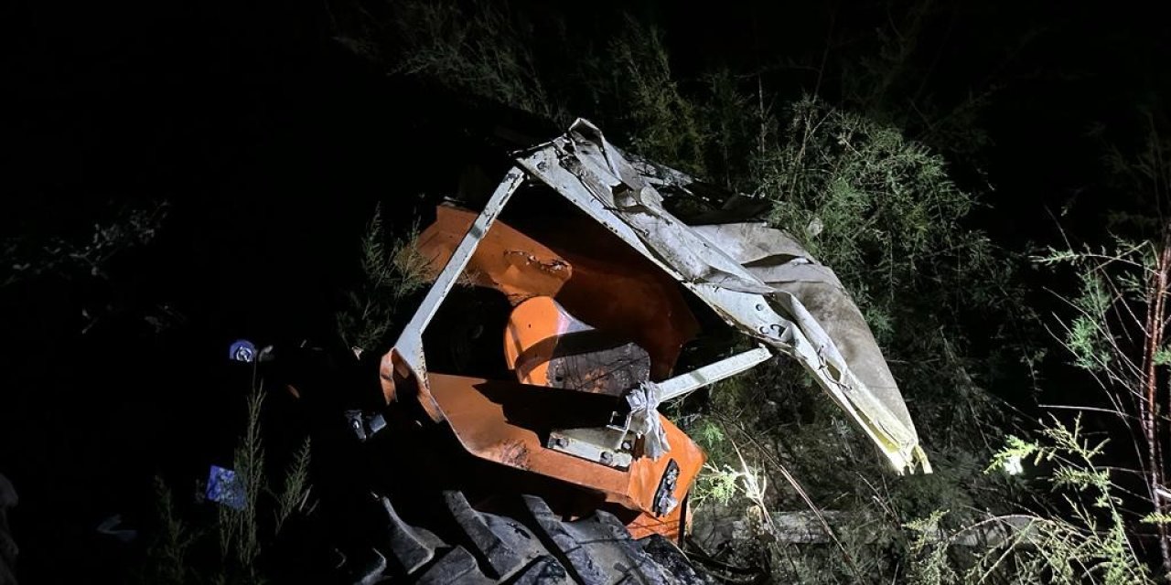 Antalya’da Traktör Devrildi: 1’i Ağır 2 Yaralı