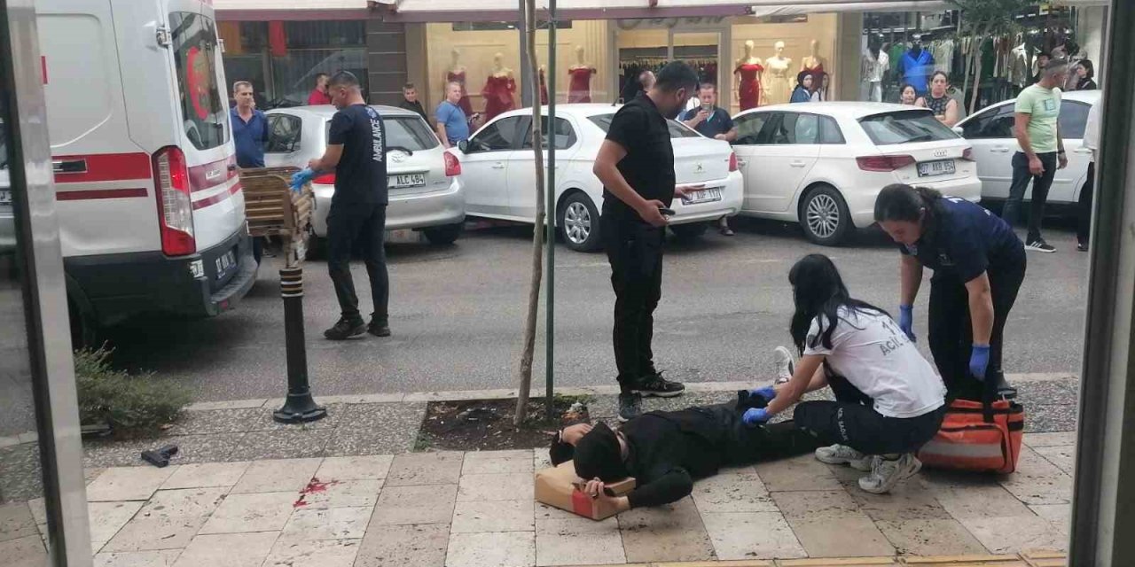 Belindeki Silah Yürürken Ateş Alınca Yere Yığıldı, O Anlar Kamerada