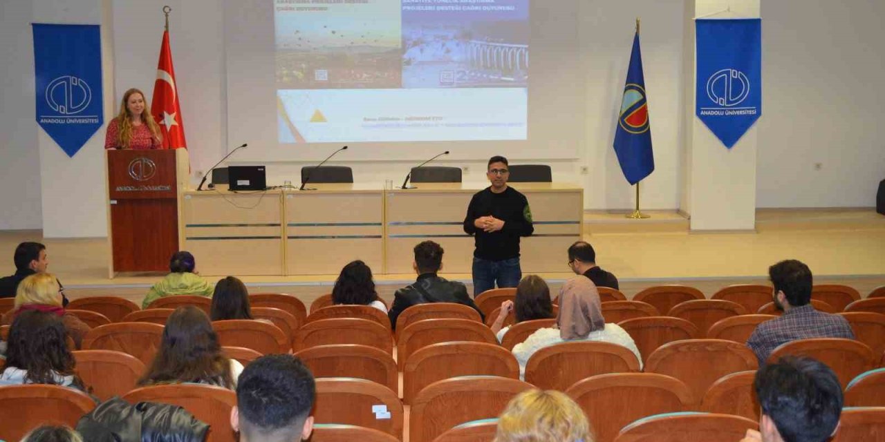 Eğitim Fakültesinde “tübitak 2209-a Üniversite Öğrencileri Araştırma Projeleri Destekleme Programı” Bilgilendirme Toplantısı