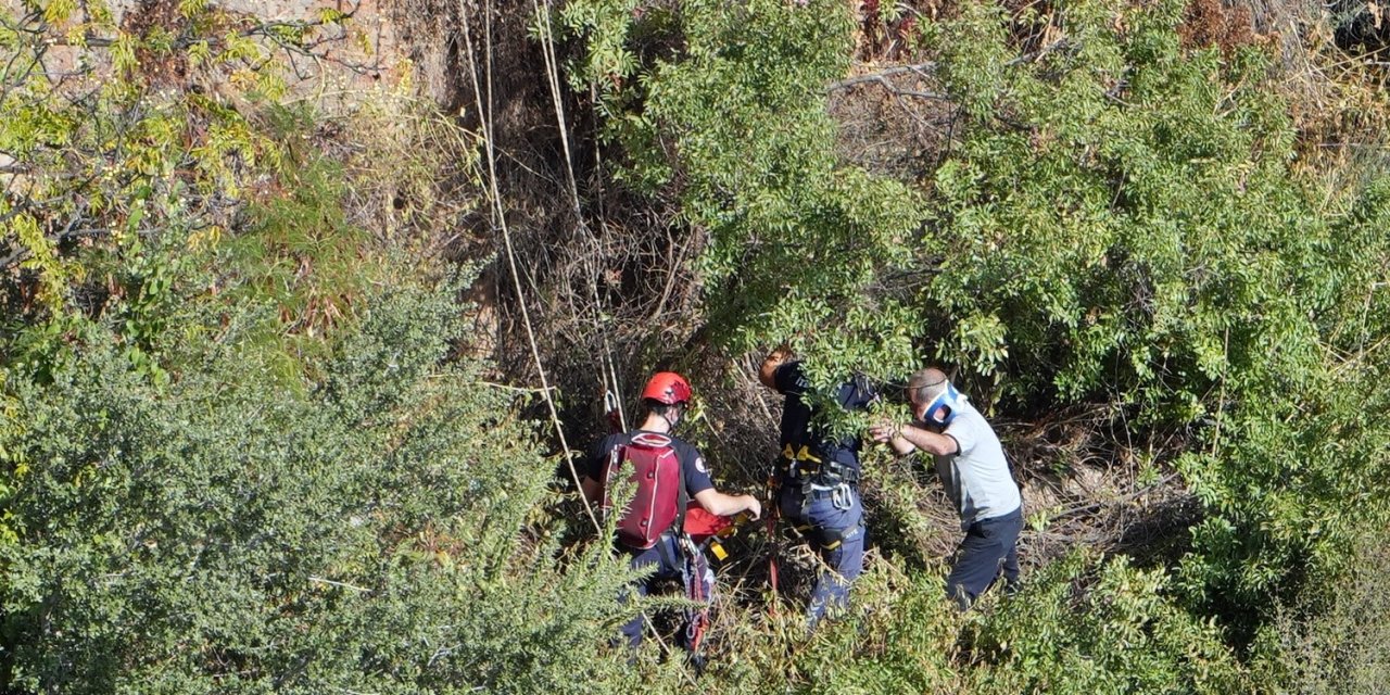 Tansiyonu Düştü, 15 Metrelik Falezlerden Düştü