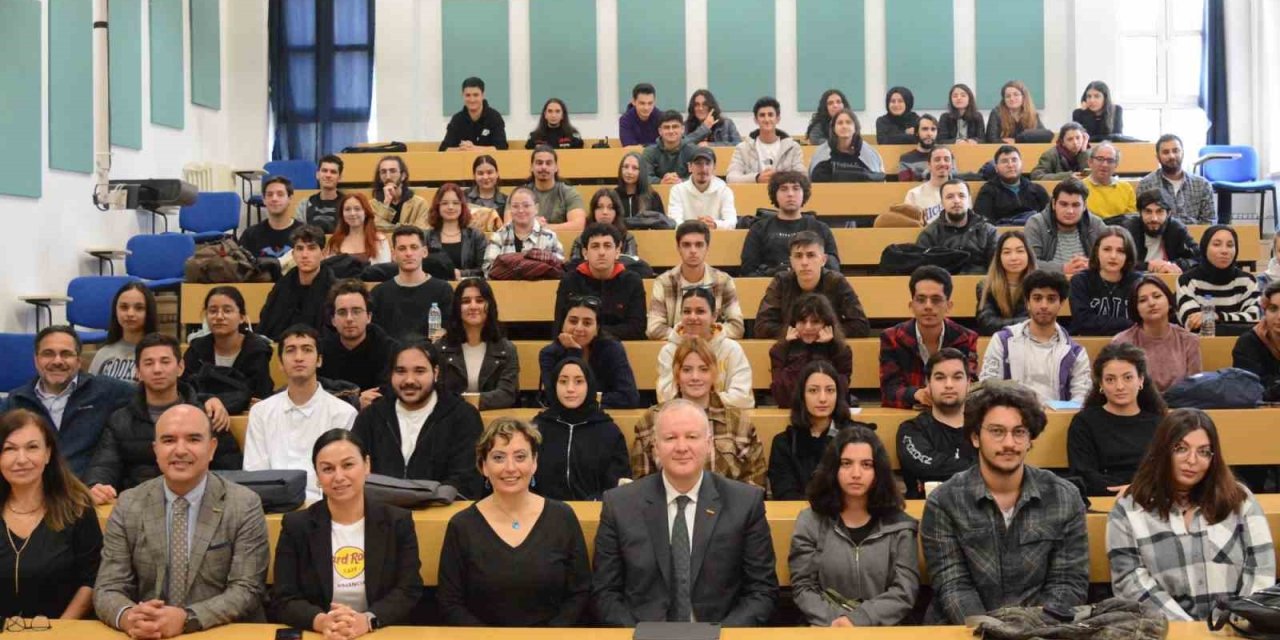 “cumhuriyetimizin 100. Türsab’ın 50. Yılında Turizmin Ve Turizmcinin Geleceği” Adlı Seminer Gerçekleştirildi