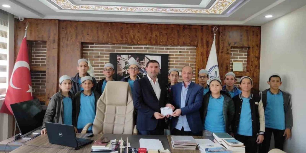 Hafızlık Talebelerinden Anlamlı Bağış