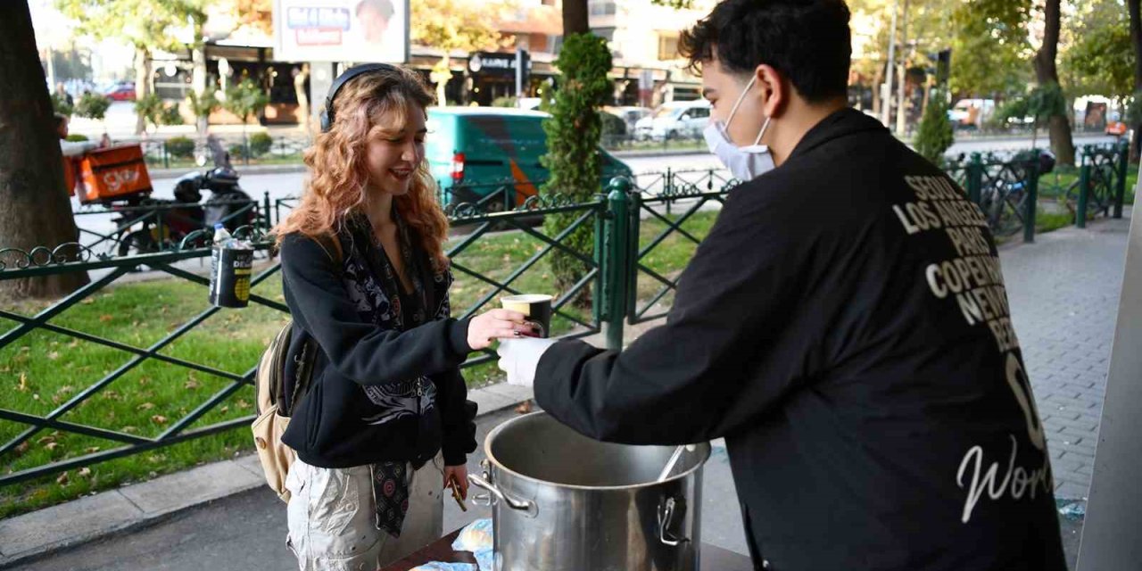 Öğrencilere Sıcak Çorba İkramı Devam Ediyor