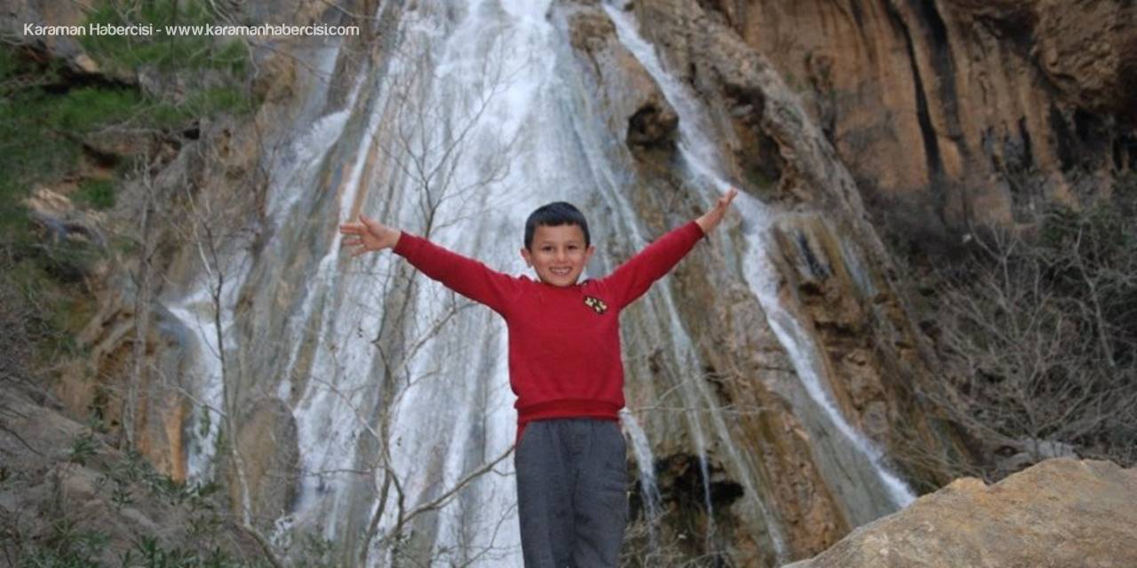 Mersin'de "Işıklı Şelalesi" Doğal Güzelliğiyle İlgi Çekiyor