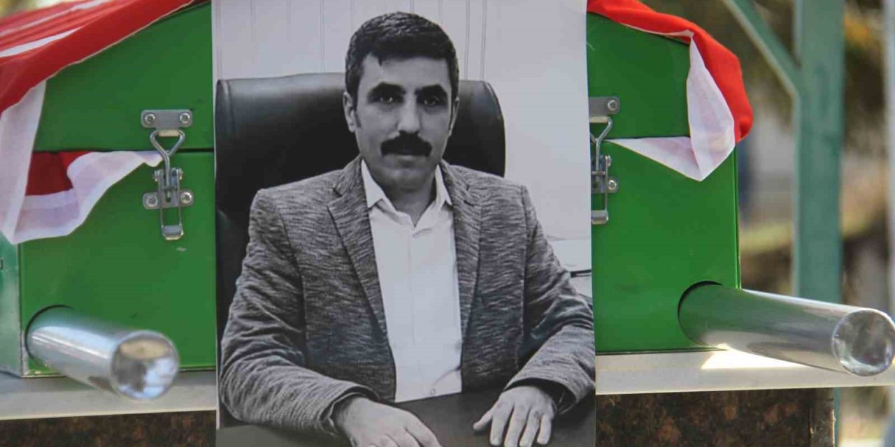 Trafik Kazasında Hayatını Kaybeden İş-kur Müdürü Toprağa Verildi