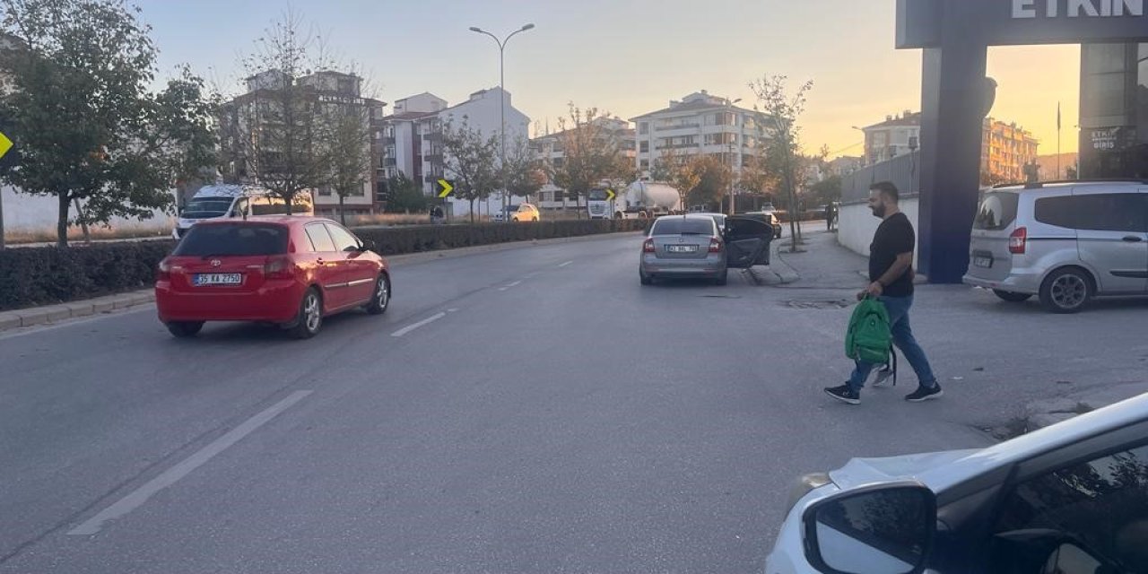 Vatandaşlar Okul Yoluna Yaya Geçidi İstiyor