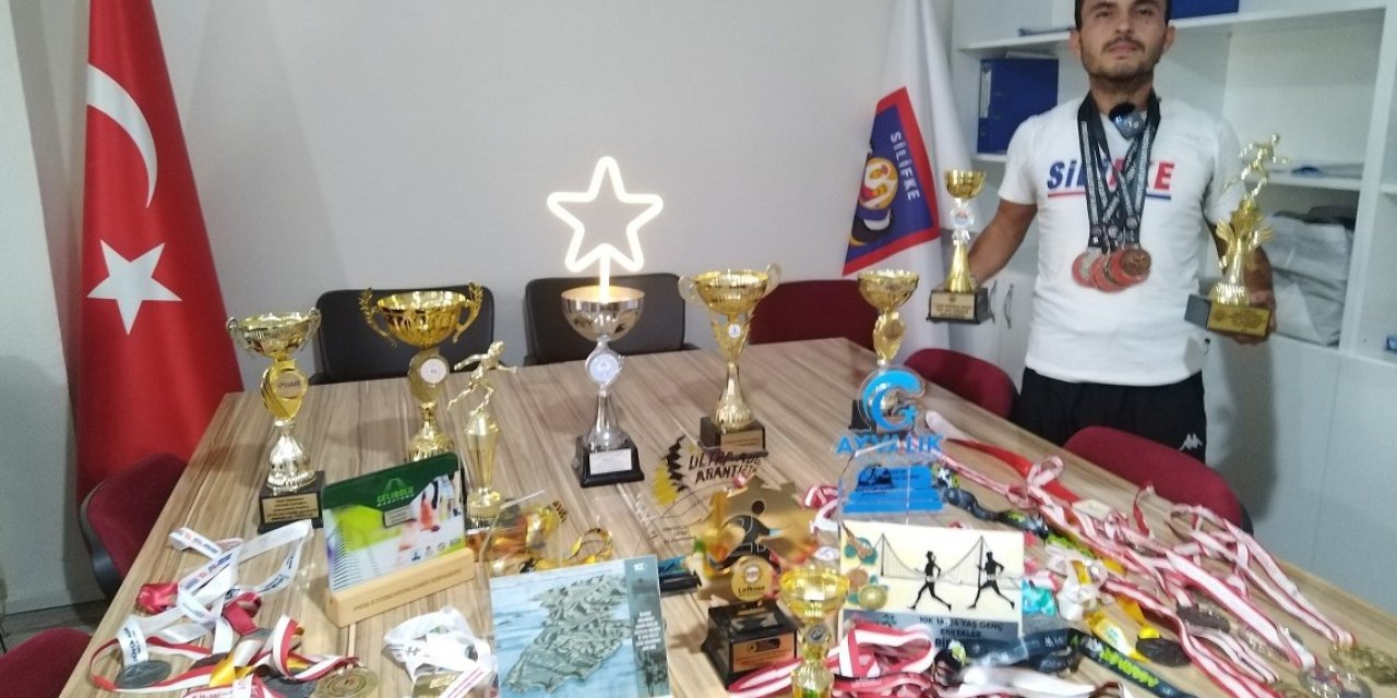 21 Yaşındaki Silifkeli Atlet Okan Yumuk, Başarıdan Başarıya Koşuyor