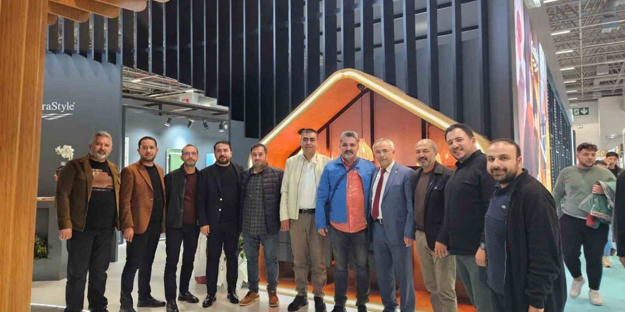 Başkan Üzüm İstanbul’da Banyo Ve Mutfak Fuarını Ziyaret Etti