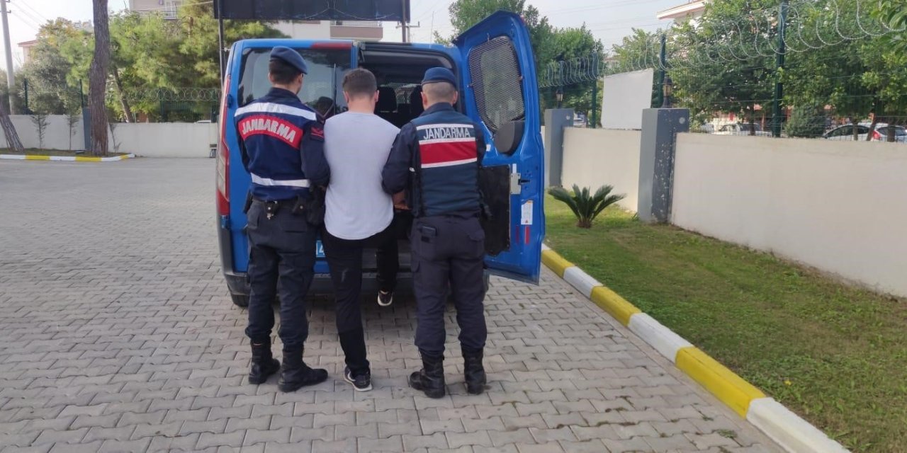 Manavgat’ta 10 Yıl Hapis Cezası İle Aranan Firari Jandarma Operasyonuyla Yakalandı