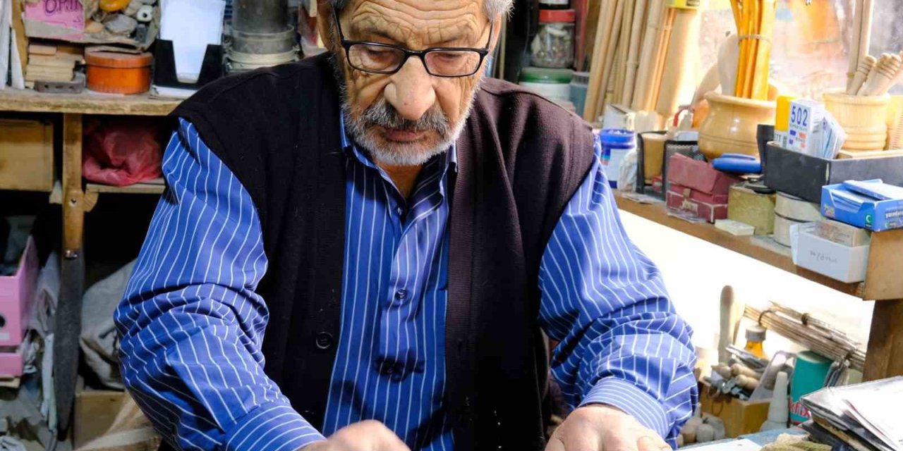 Babasından Devraldığı Çıkrıkçılığı Oğluna Bırakacak