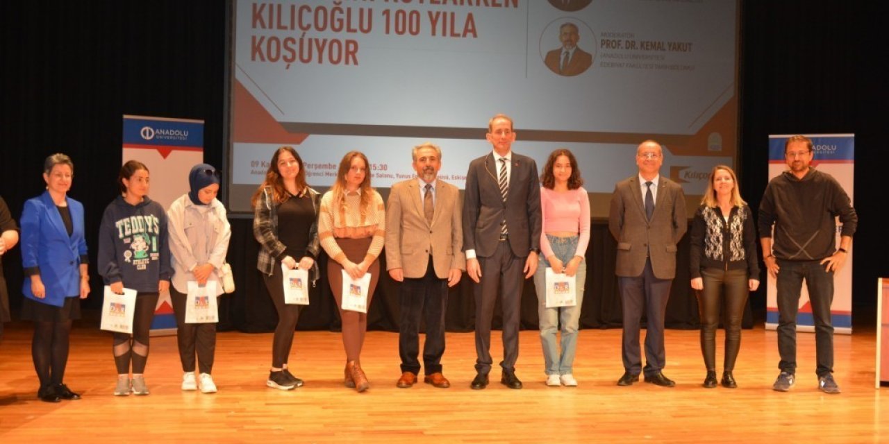Anadolu Üniversitesi’nde ‘cumhuriyetimizin 100. Yılını Kutlarken Kılıçoğlu 100 Yıla Koşuyor’ Başlıklı Söyleşi
