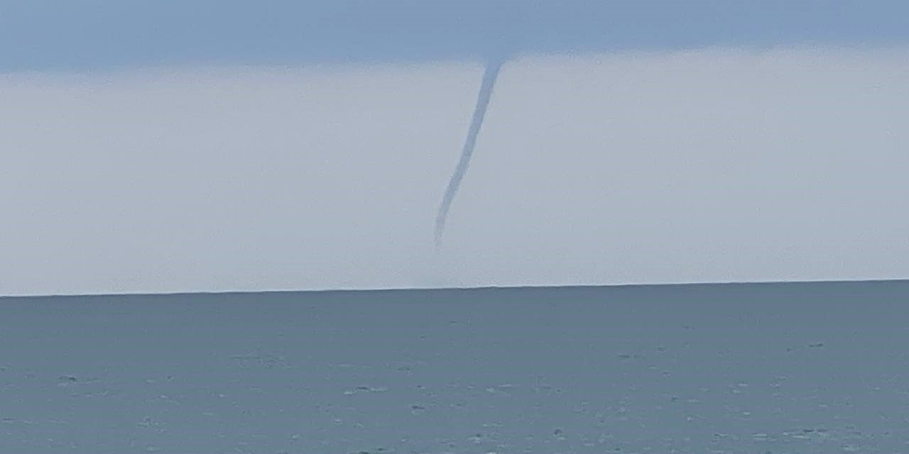 Alanya’da Denizde Görünen Hortum Karaya Çıkmadan Kayboldu