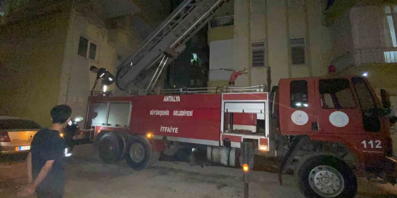 Pide Fırınının Bacasında Çıkan Yangın Korkuttu