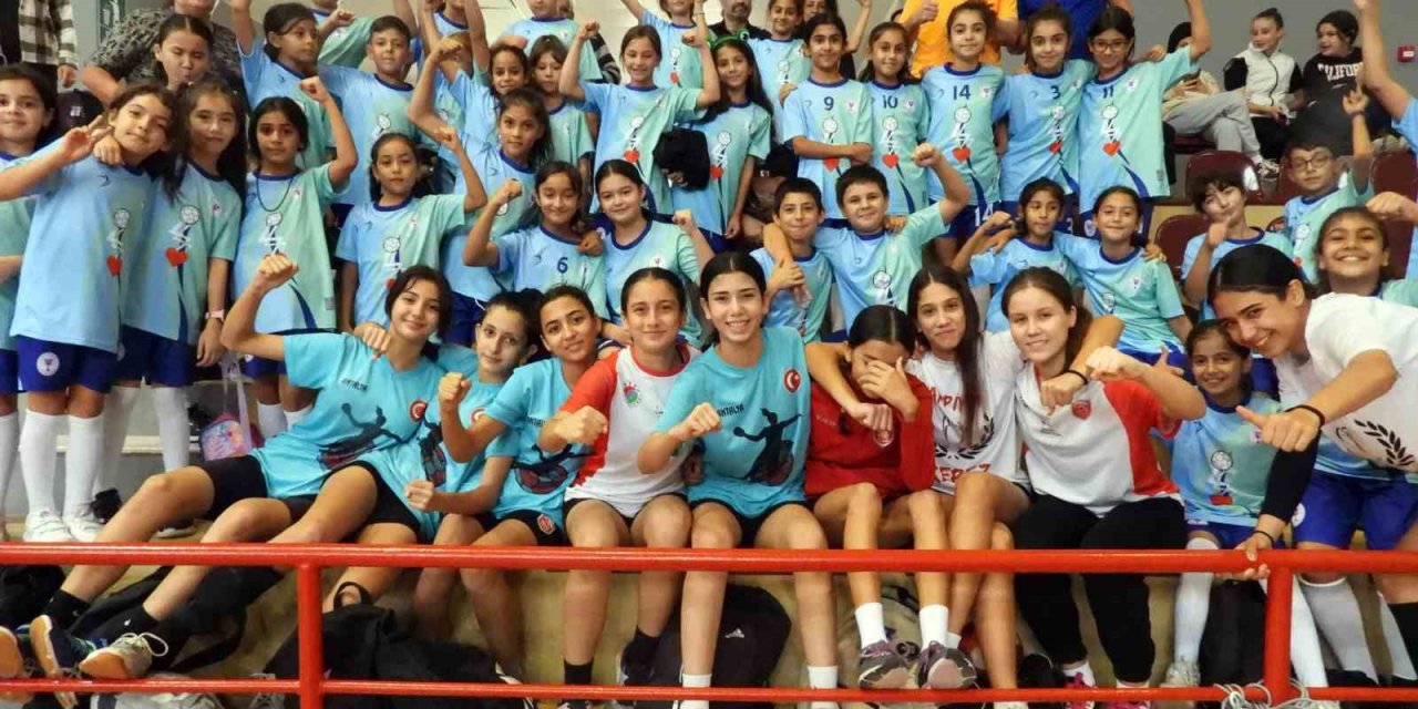 Kepez’in Kızları 2’de 2 Yaptı