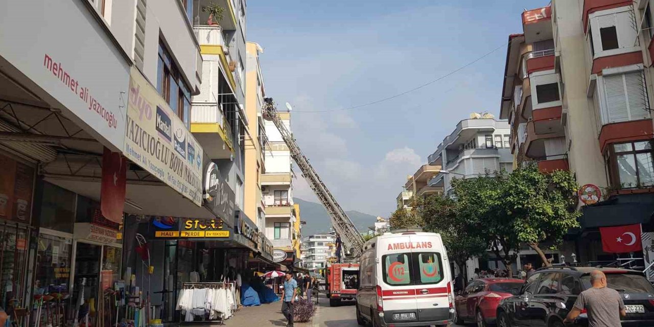 Ocakta Unutulan Yemek Yangına Neden Oldu
