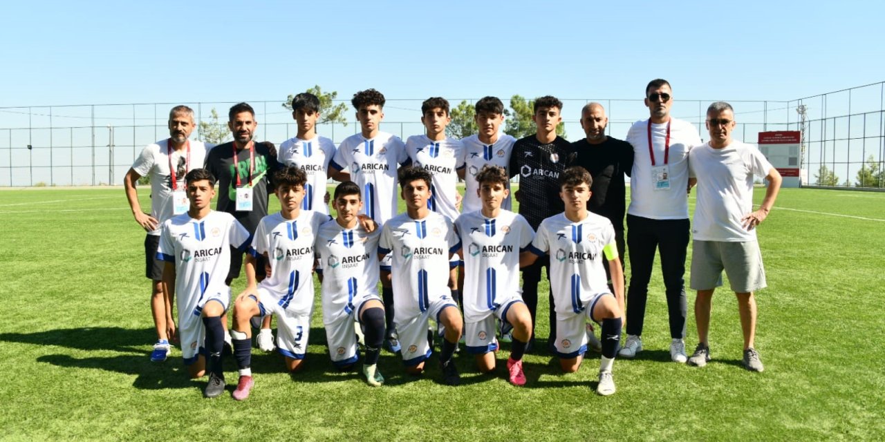 Yenişehir Belediyesi U16 Futbol Takımı Namağlup Lider