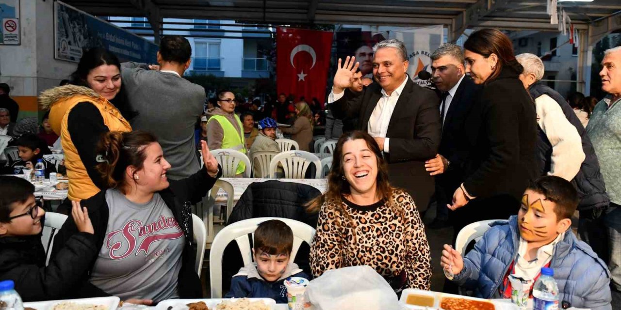 Muratpaşa’dan Komşu Sofrası