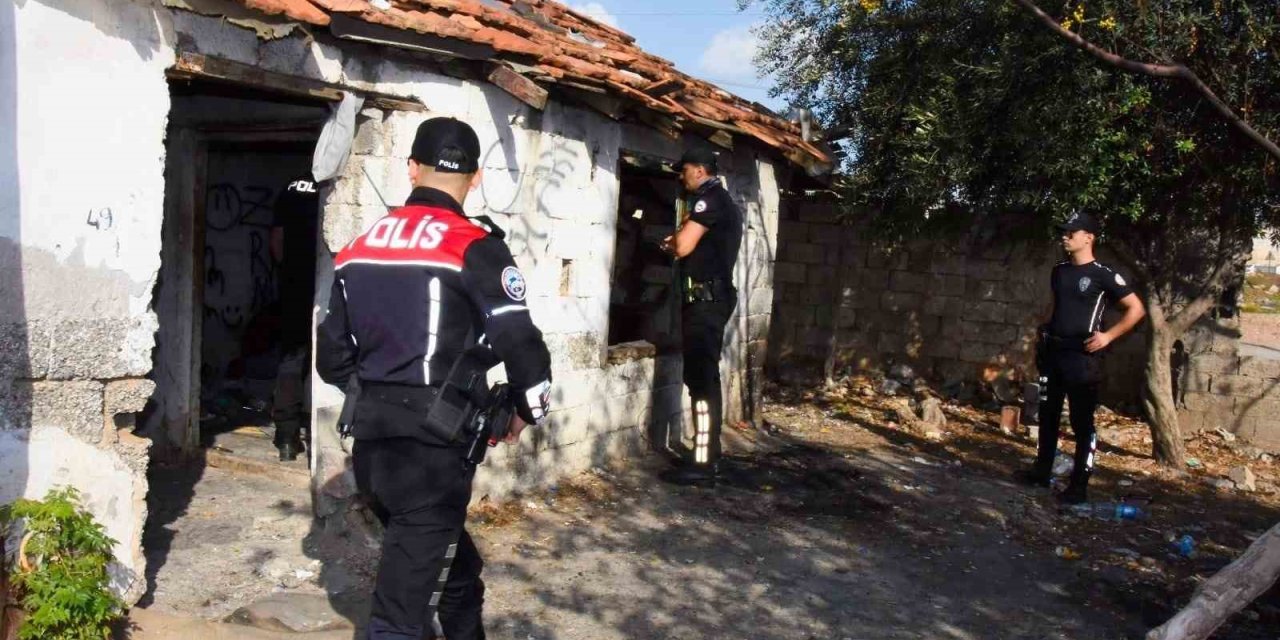 Antalya’da Aranan 54 Şahıs Yakalandı