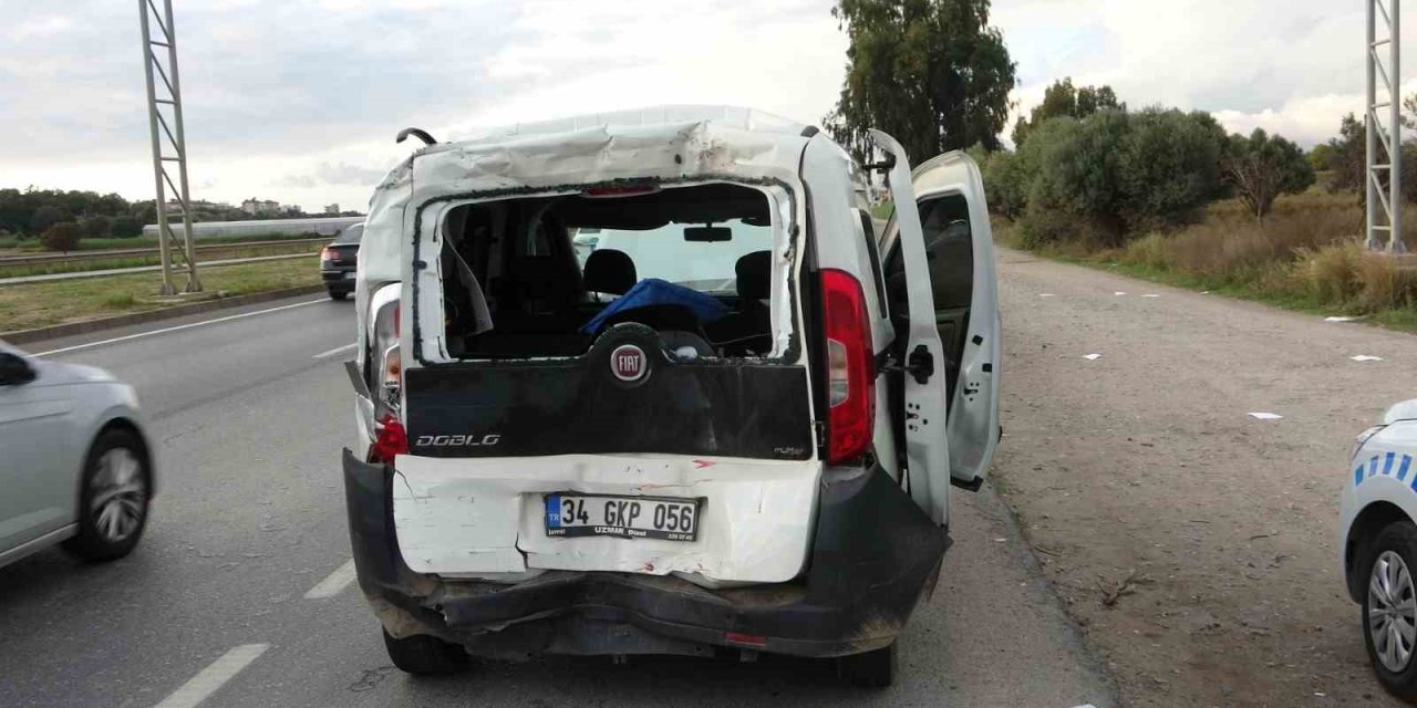 Kırmızı Işıkta Bekleyen Araca Tır Arkadan Çarptı: 1 Yaralı