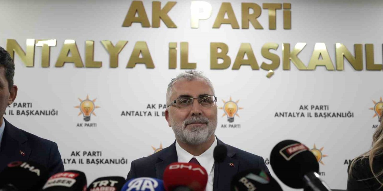 Bakan Işıkhan: "gazzelilerin Yalnız Olmadığını Dünyaya İlan Etmeye Devam Edeceğiz"