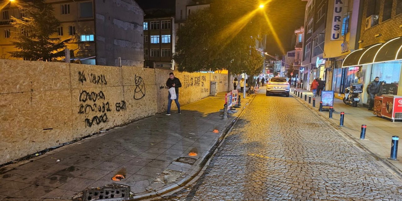 Kaldırıma Park Eden 8 Araca Ceza Yazıldı