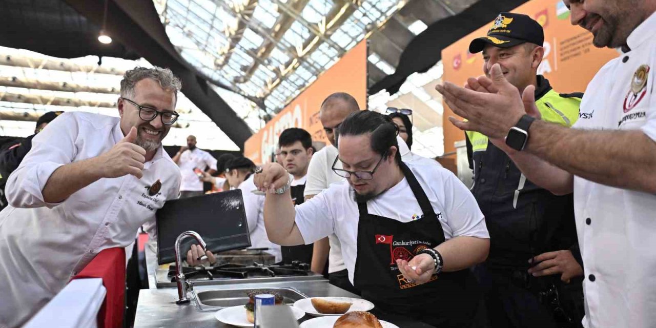 Özel Çocukların Hamburgerleri Tam Not Aldı