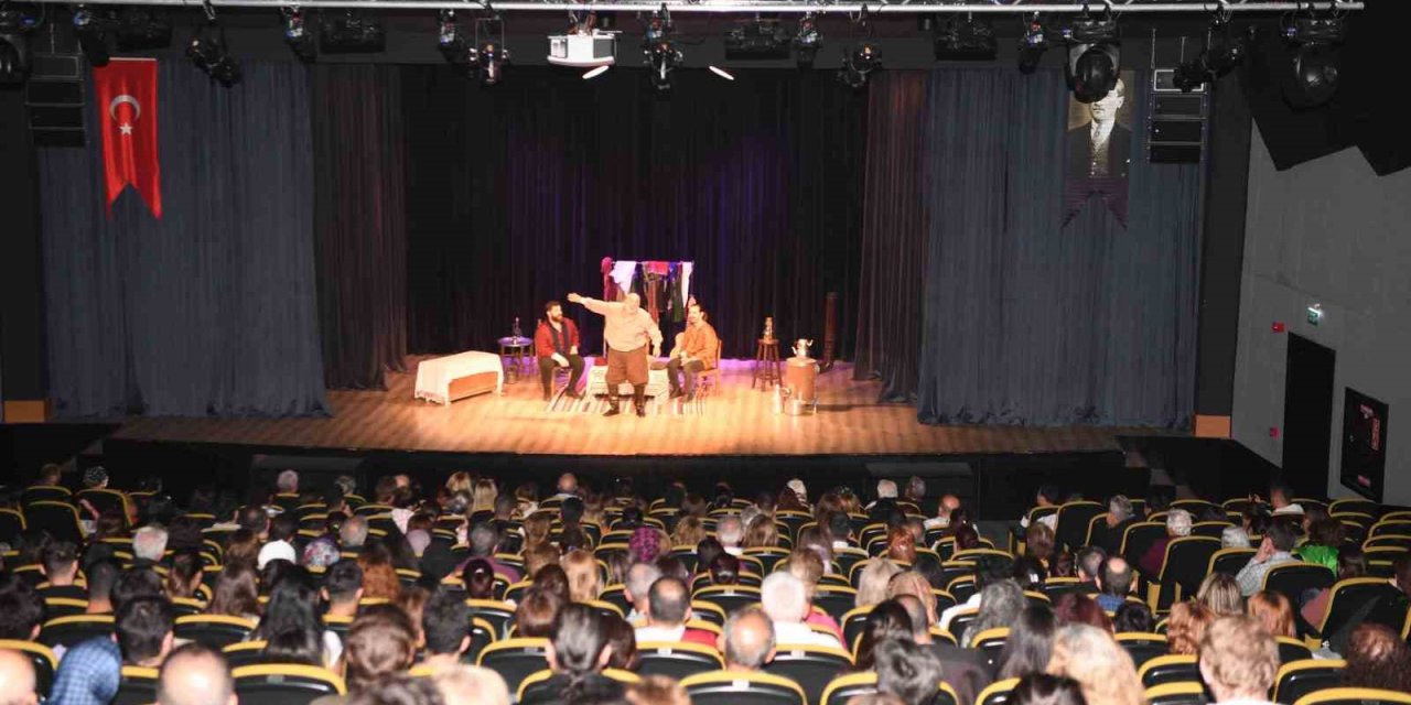 Antalya’nın Eski Sokak Satıcıları Bu Tiyatroda