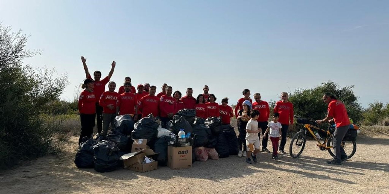Akut Mersin Ekibi Göksu Deltasında Çevre Temizliği Yaptı