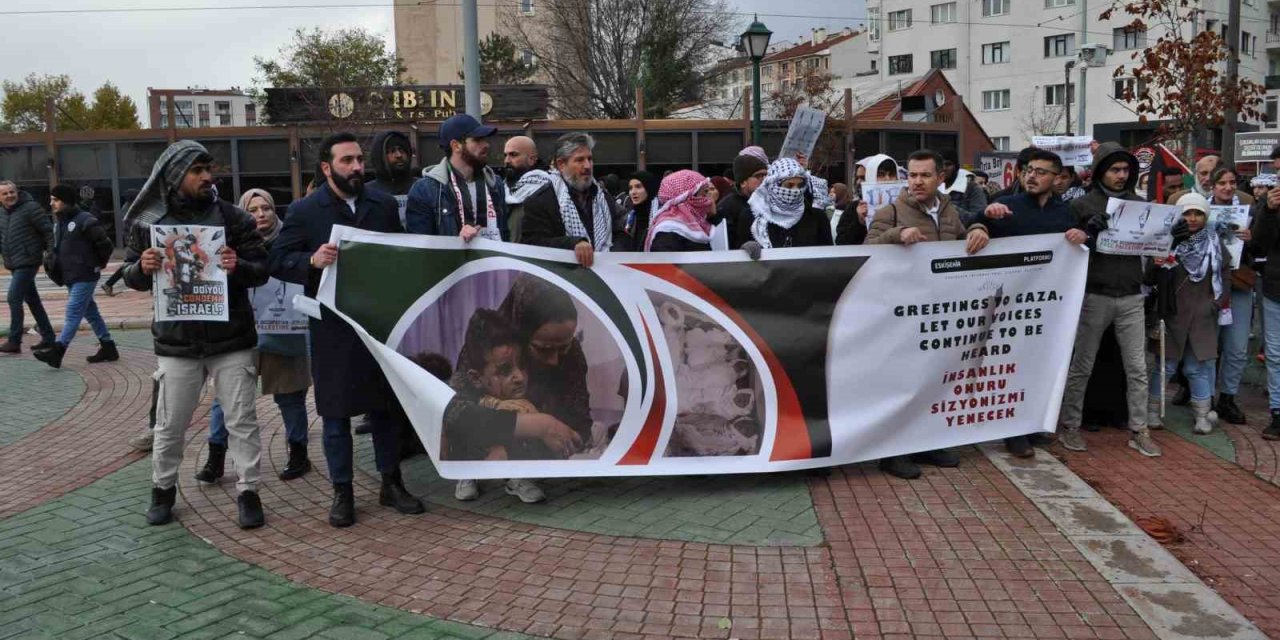 Farklı Ülkelerden 300 Öğrenci Filistin İçin Bir Araya Geldi