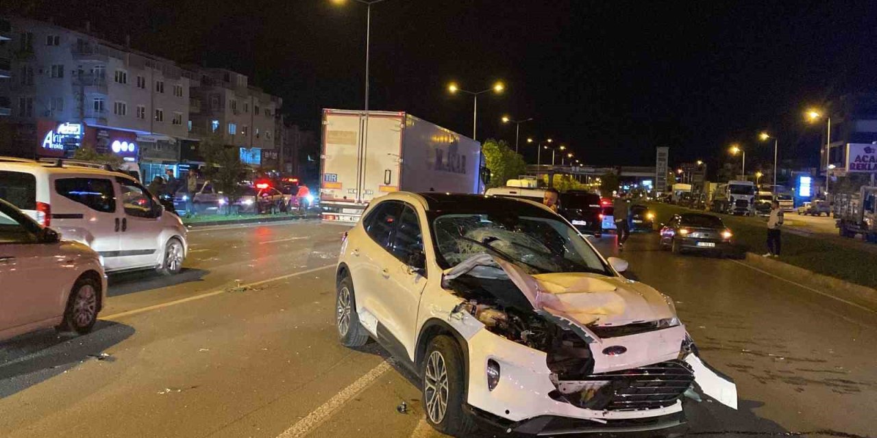 Otomobilin Çarpıp Ölümüne Sebep Olduğu Yayanın Metrelerce Sürüklendiği Anlar Kamerada