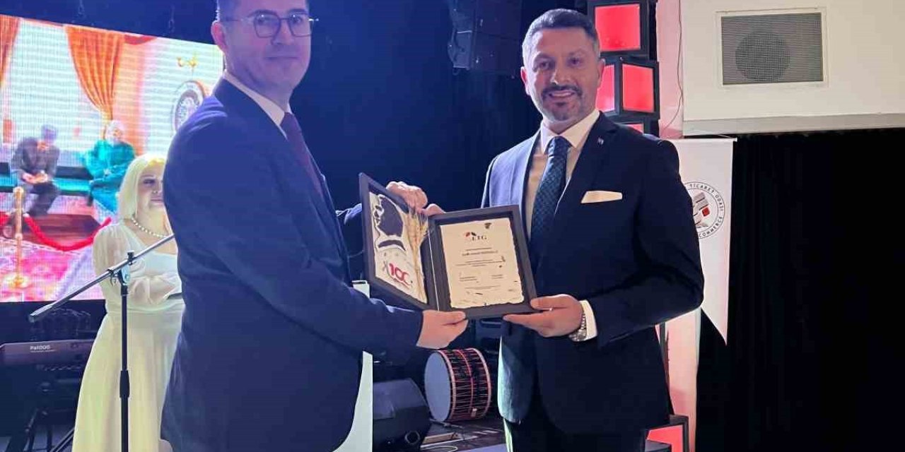‘yılın Belediye Başkanı’ Ödülü Hamid Yüzügüllü’ye