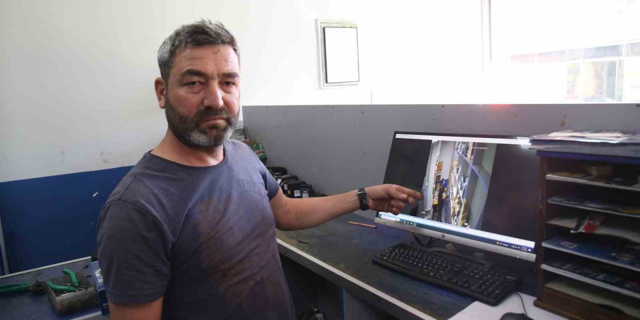 Güvenlik Kamerasını İzledi, 6 Yıllık Gerçek Ortaya Çıktı