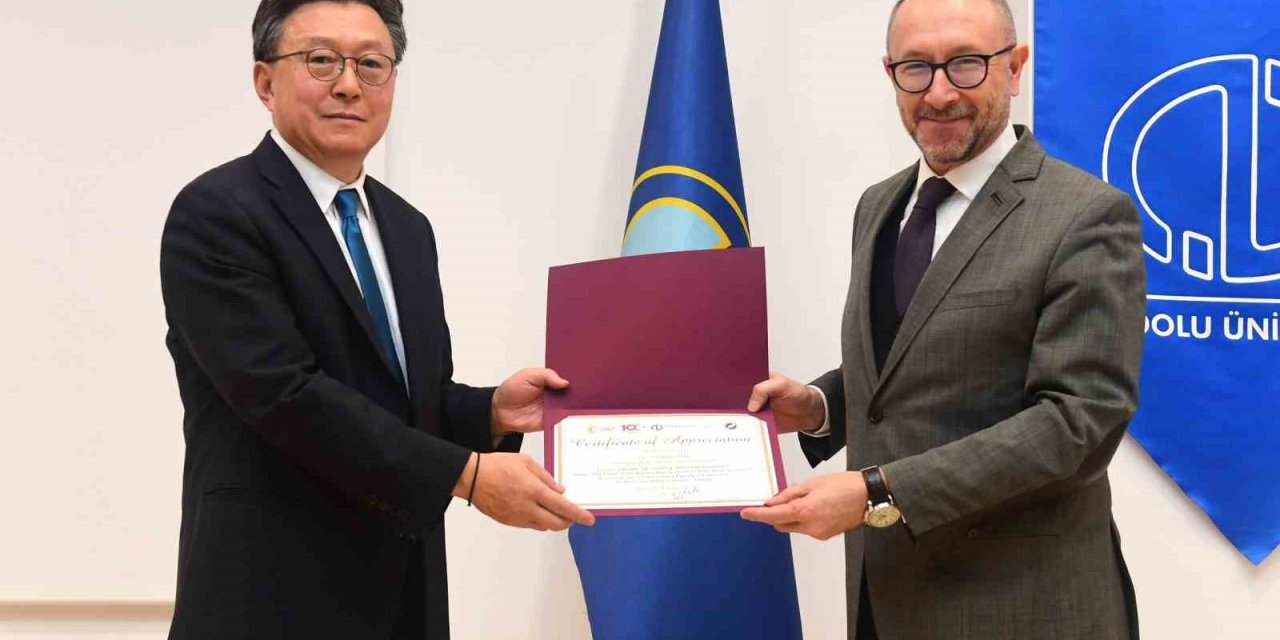 “kore Savaşı’nın Dünya Tarihindeki Yeri” Anadolu Üniversitesi’nde Konuşuldu