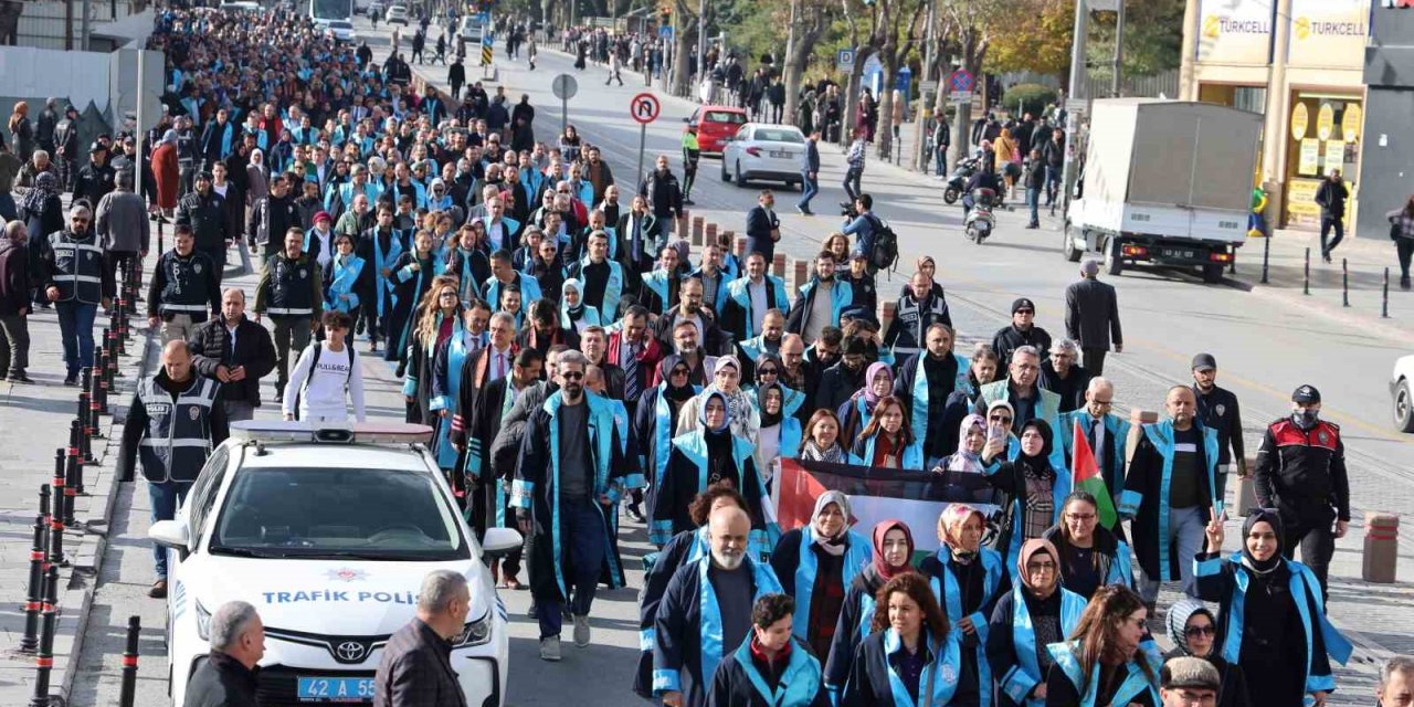 Konya’da 5 Üniversitenin Akademisyenleri İsrail’e Tepki İçin "sessiz Çığlık" Yürüyüşü Düzenledi