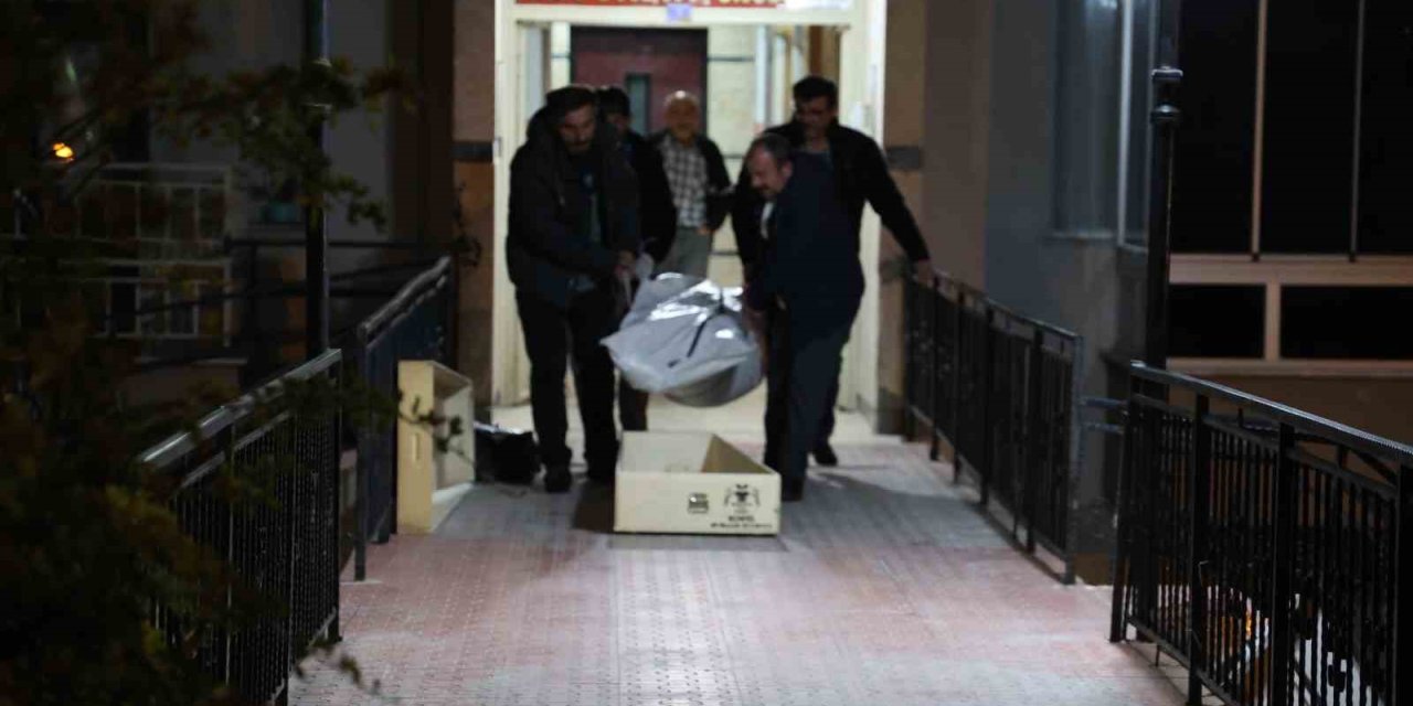 Evde Doğum Yapan Genç Kadın Ve Bebeği Ölü Bulundu