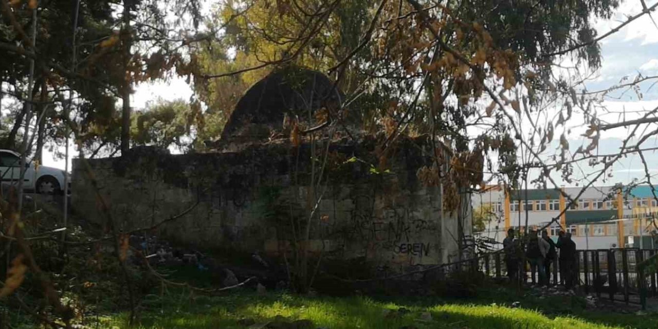 Mersin’de Höyükte Bıçaklanarak Öldürüldü