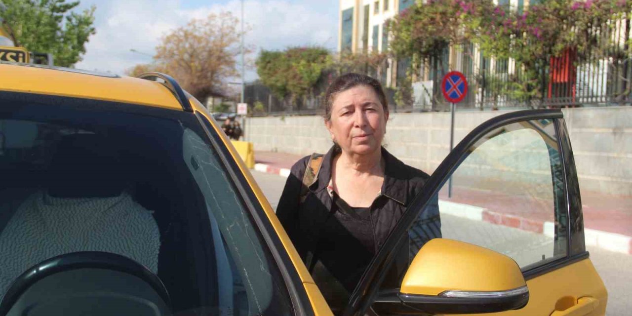 Kadın Taksiciye Durakta Erkek Meslektaşlarından Mobbing İddiası