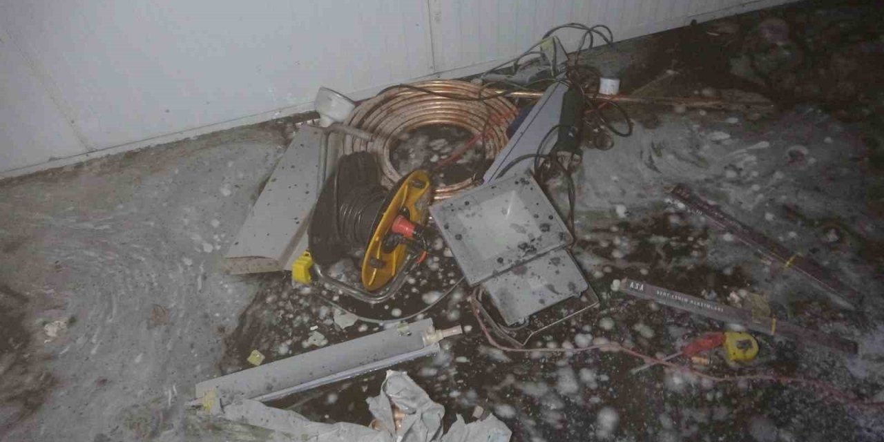 Soğuk Hava Deposundaki Yangın Büyümeden Söndürüldü