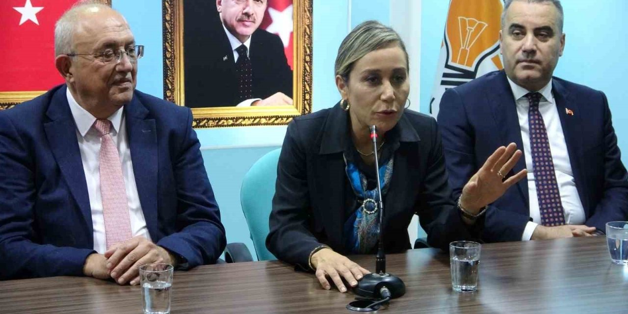 Manavgat’ta 40 Kadın Ak Parti Saflarına Katıldı