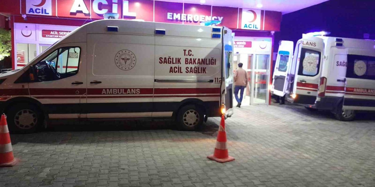 Alkollü Sürücü Zincirleme Kazaya Neden Oldu: Işıkta Bekleyen Araca Çarptı, 7 Kişi Yaralandı