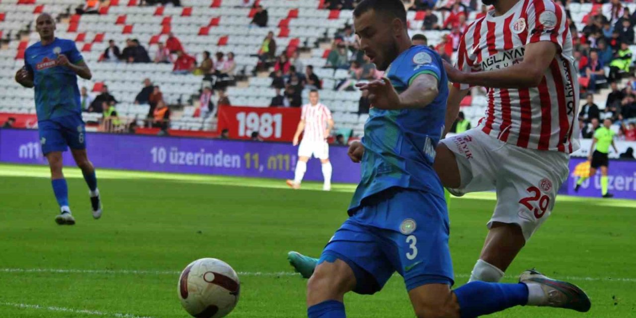 Trendyol Süper Lig: Antalyaspor: 0 - Çaykur Rizespor: 0 (ilk Yarı)