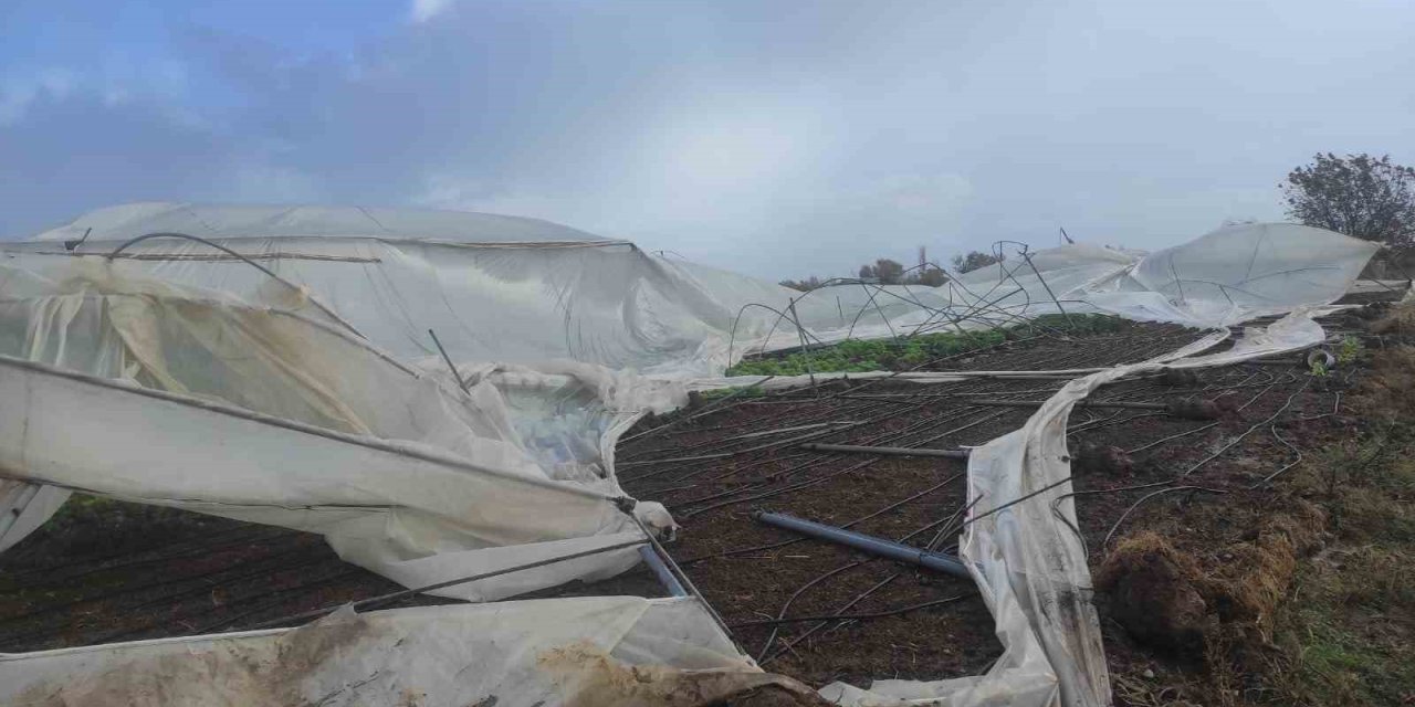 Konya’daki Fırtına Seralarda Zarara Yol Açtı