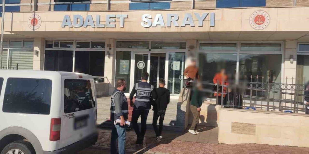 Antalya’da Aranan 96 Şüpheli Yakalandı