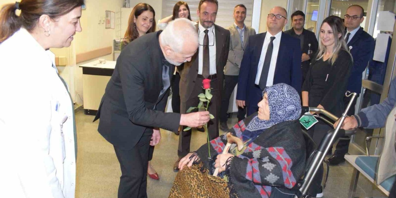 Sağlıklı Yaşam Merkezleri Asırlık Çınarların Hizmetinde