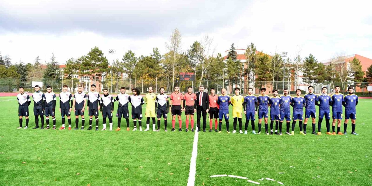Öğrenci Futbol Turnuvası Başladı