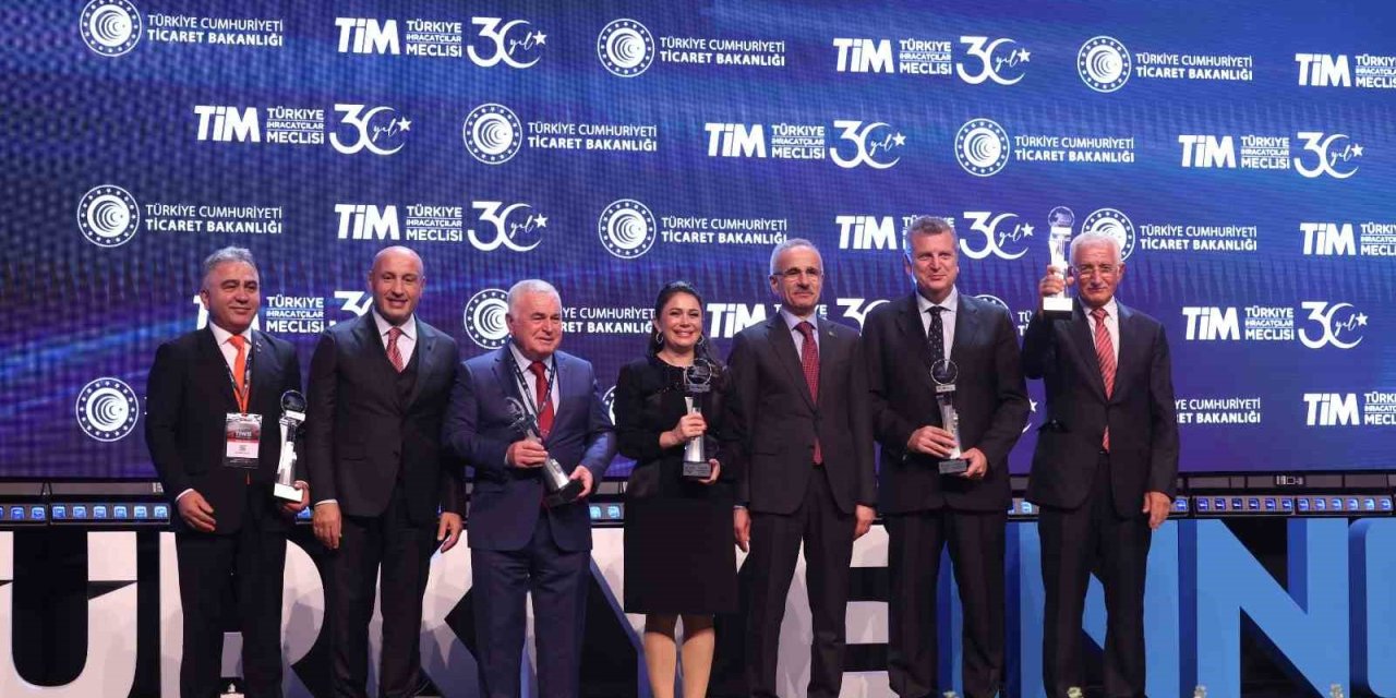 Yerli Propolis Üreticisi Kadın Girişimciyi Gururlandıran Ödül