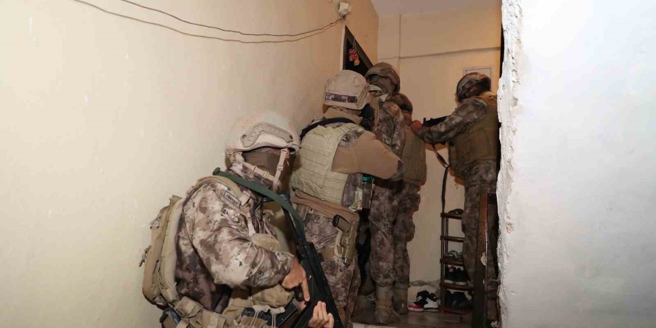 Mersin’de ’torbacı’ Operasyonu: 8 Gözaltı